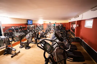 Akton Old School Gym